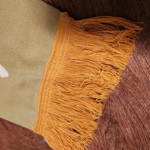 Scarf - Picture 2 of 4